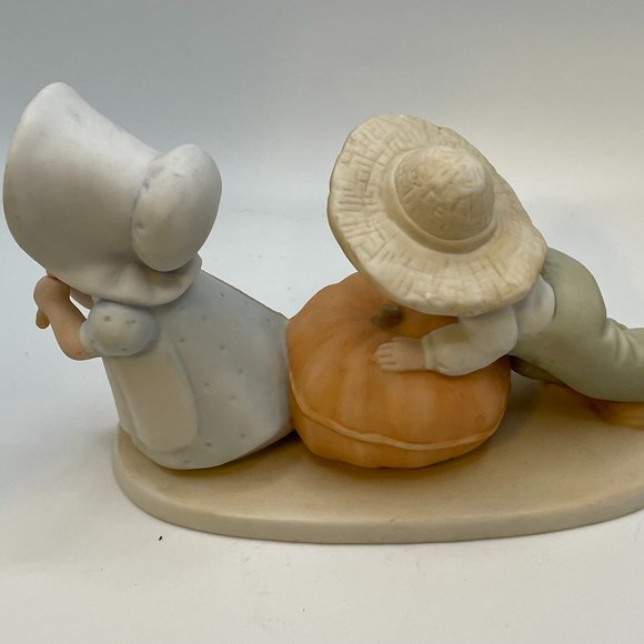 Circle of Friends by Masterpiece "Harvest Time" 1991 Homco Figurine - Picture 3 of 5